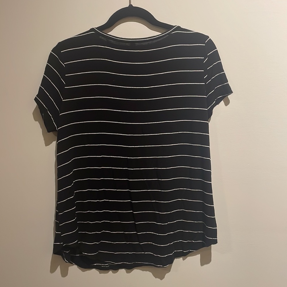 LoveCharm 🖤 Basic Tee - Picture 2 of 3